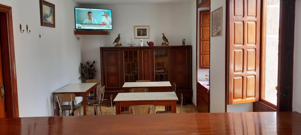 Hotel Pension Baires à O Coto Extérieur photo
